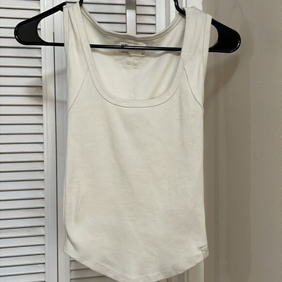 Hummingbird tank - Picture 3 of 5